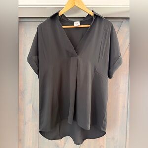 Women’s Cabi drapey black blouse